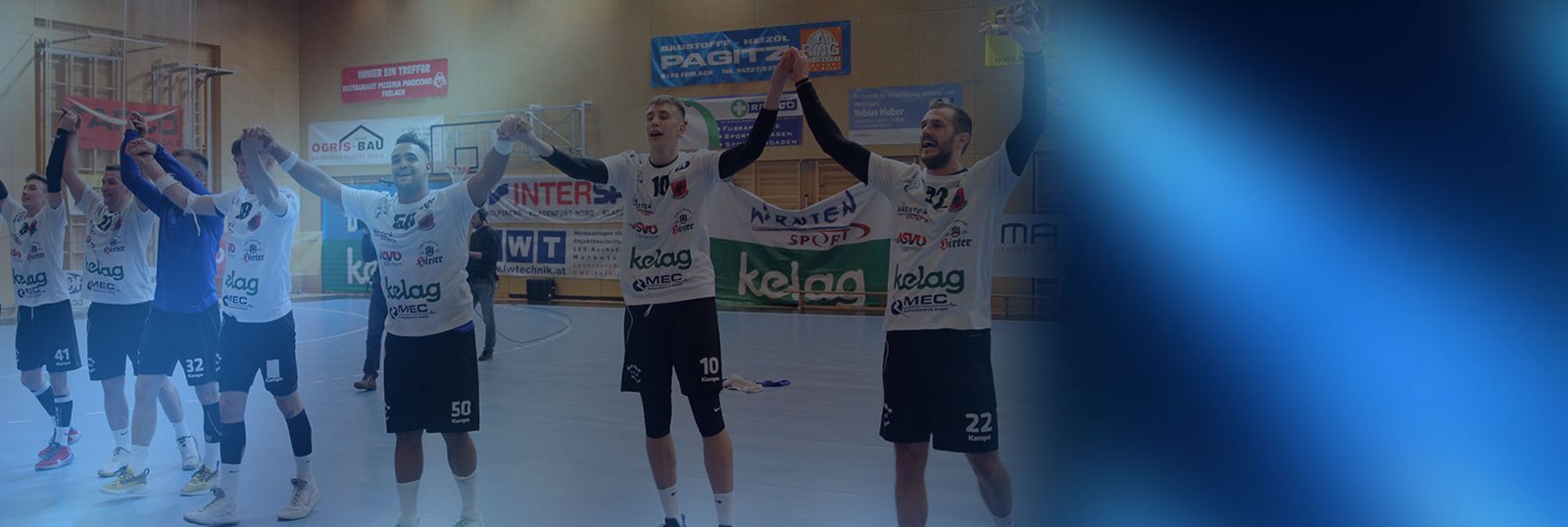 Volle Ränge in der Ballspielhalle Ferlach